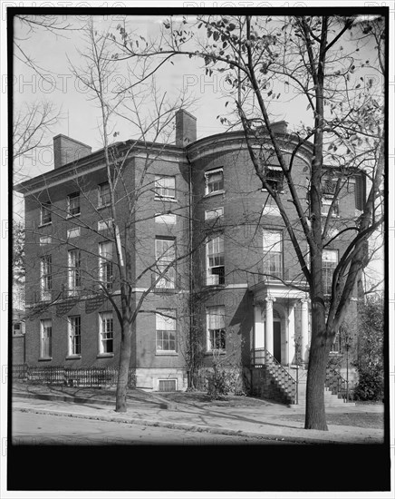 Octagon House, between 1910 and 1920.