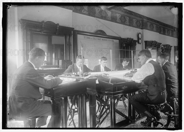 Weather Bureau, between 1914 and 1918. Creator: Harris & Ewing.