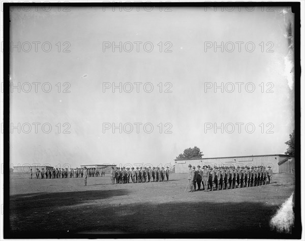 Colonial Rifles, between 1910 and 1920. US army personnel.