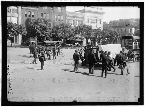 Traffic accident, between 1916 and 1918. Creator: Harris & Ewing.