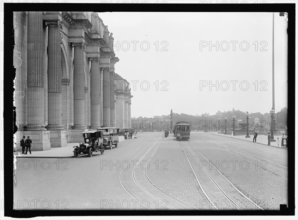 Union Station scene, between 1913 and 1917.