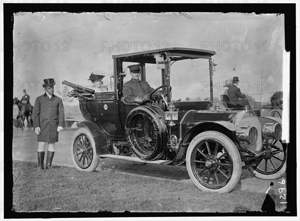 Potomac Park Concert, between 1909 and 1914.