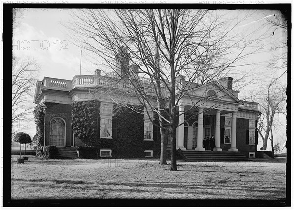 Monticello - portico, between 1914 and 1918.