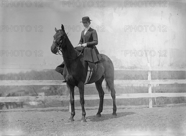 Horse Shows. Miss Harriet T. Wadsworth, 1911.