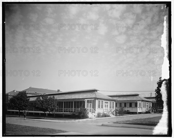 Walter Reed Private Ward, between 1910 and 1920.