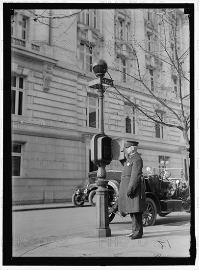 Police call box, D Street, between 1911 and 1920.