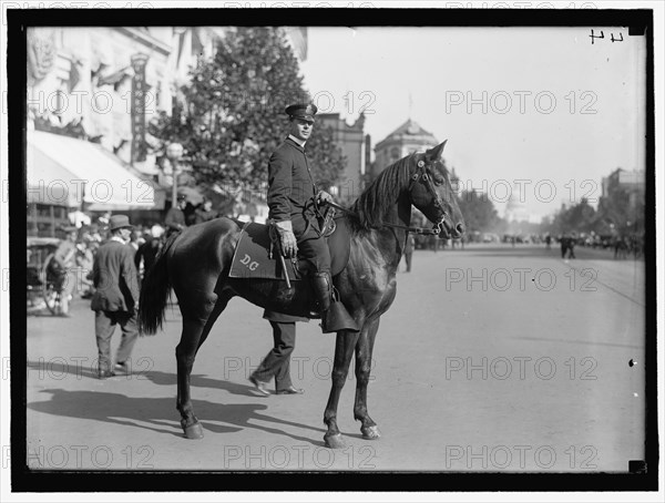 Parade On Pennsylvania Ave, between 1910 and 1921.