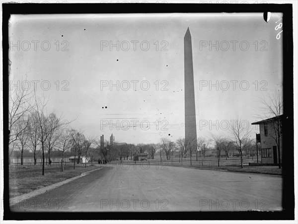 Washington Monument Grounds, between 1909 and 1914.