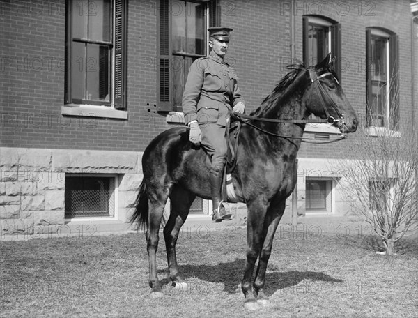 Fort Myer - Capt. Julian R. Lindsay , U.S.A., 1910.