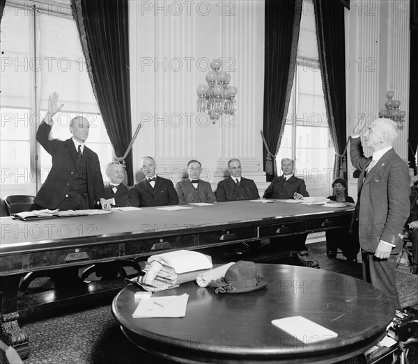 Vocational training hearing, between 1910 and 1920. [USA].