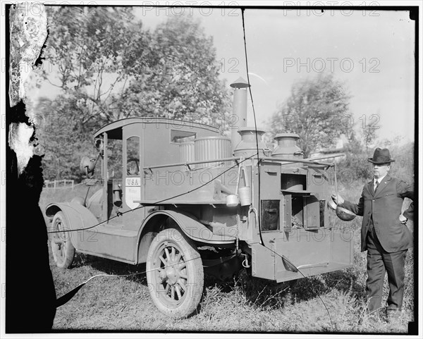 Capt. Buzzcott's army kitchen, between 1910 and 1920. Creator: Harris & Ewing.