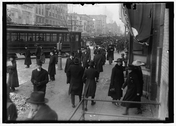 Street scene, Washington, D.C., between 1913 and 1918.