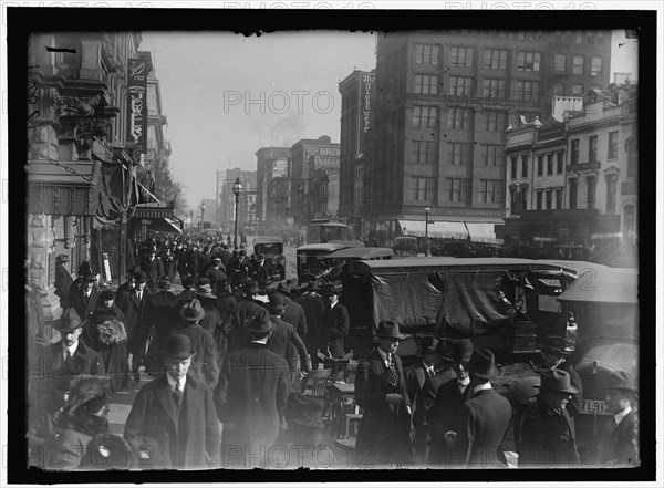 Street scene, Washington, D.C., between 1913 and 1918.