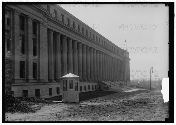 Bureau Of Engraving And Printing, between 1914 and 1918.