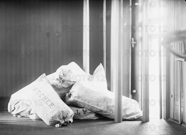 Post office Department, Hupp Auto Railway Service, 1912. [USA].