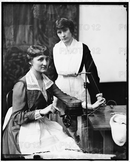 Mrs. E. Seawell & Mrs. H. Rogers, between 1910 and 1920. Creator: Harris & Ewing.