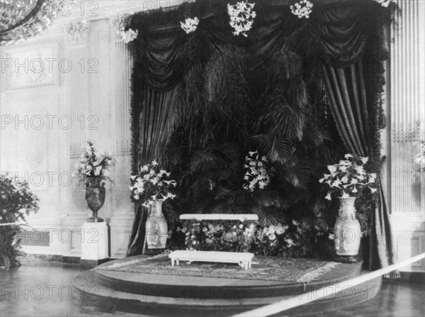 White House wedding decorations Flowers, 1906.