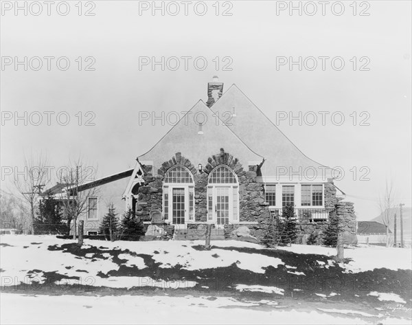 Stone house, with snow on ground, Colorado , between 1903 and 1923.