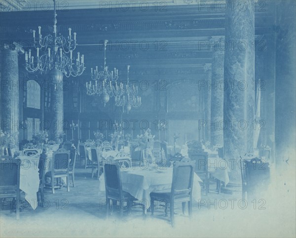 Willard Hotel - dining room, between 1901 and 1910.