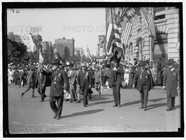 Parade On Pennsylvania Ave - Minnesota Unit, between 1910 and 1921.