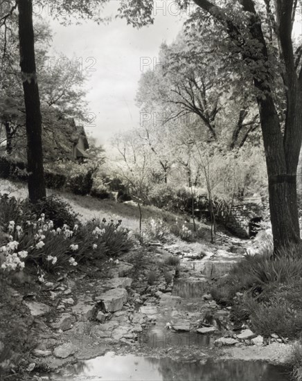 Pembroke Lane, Mission Hills, Kansas City, Missouri, 1924. Landscape: Hare & Hare.