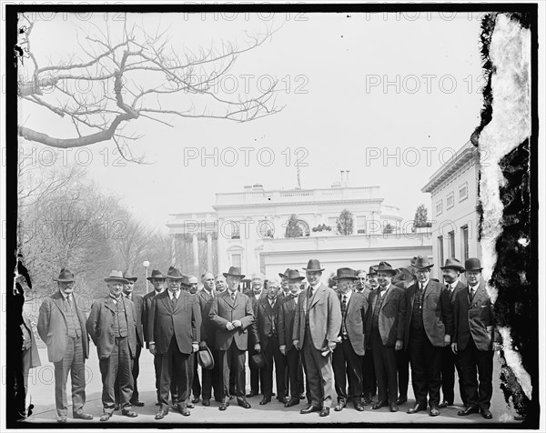 Pres. Wilson and Agriculture Advisory Committee, between 1910 and 1920.