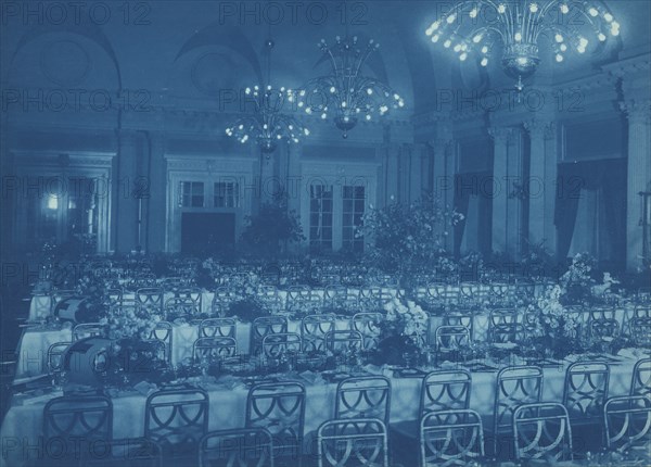 Willard Hotel dining room prepared for banquet, between 1901 and 1910.