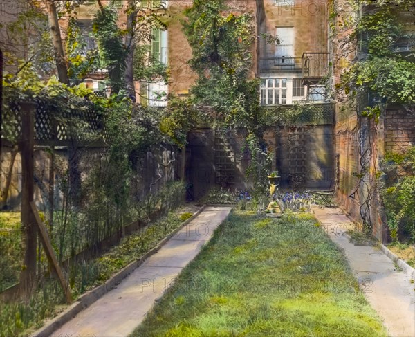 Vivian Spencer townhouse, West 12th Street, New York, New York, c1922. Landscape: Marian Cruger Coffin.