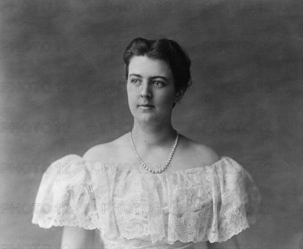 Frances F. Cleveland, head-and-shoulders portrait, facing left, c1897. Creator: Frances Benjamin Johnston.