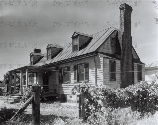 Minor houses and details, Blandfields, Dinwiddie County, Virginia, 1933.