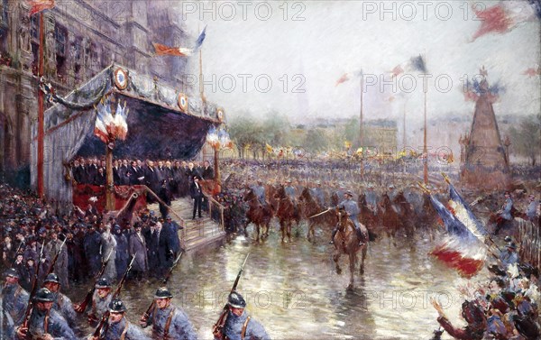 Place de l'Hotel de Ville, October 20, 1918. Demonstration in honour of the class of 1920.