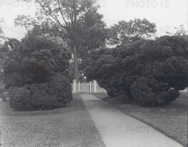 Sylvester Manor, Cornelia Horsford house, Shelter Island, New York, c1915. Creator: Frances Benjamin Johnston.