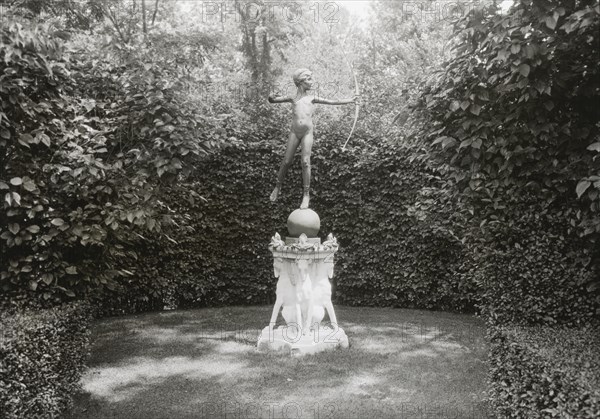 Welwyn, Harold Irving Pratt house, 100 Crescent Beach Road, Glen Cove, New York, c1918. Creator: Frances Benjamin Johnston.