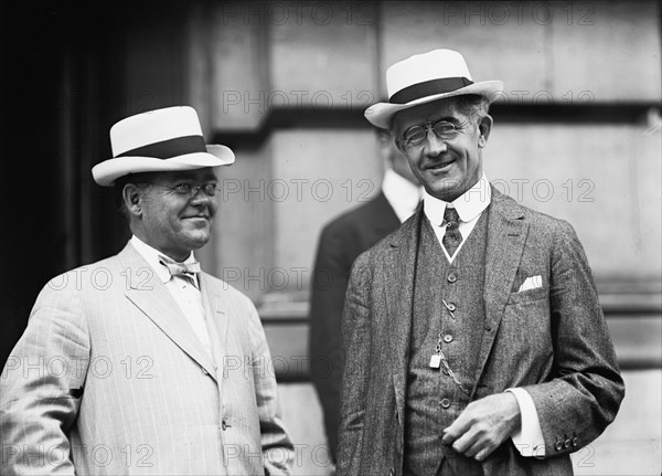 Democratic National Convention - H.E. Newbranch And Sen. G.M. Hitchcock of Nebraska, 1912. Creator: Harris & Ewing.