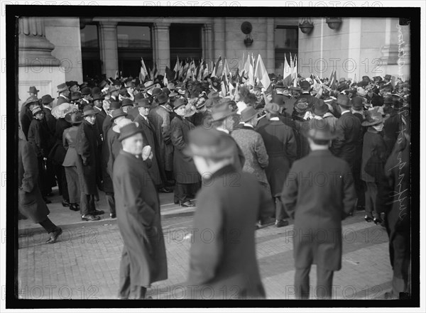 Woman suffrage, between 1910 and 1917. Creator: Harris & Ewing.