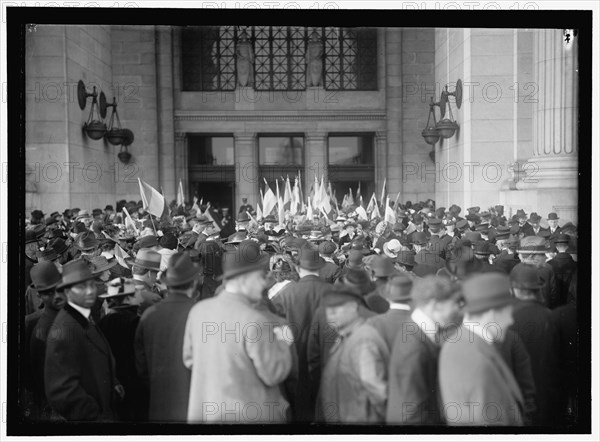 Woman suffrage, between 1910 and 1917. Creator: Harris & Ewing.