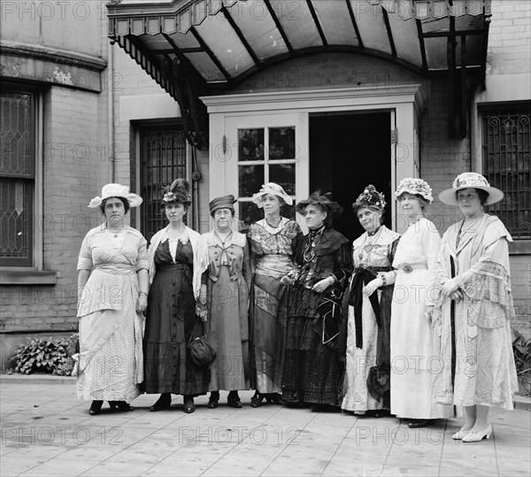 Housekeeper's Alliance, early 1900s. Creator: Harris & Ewing.