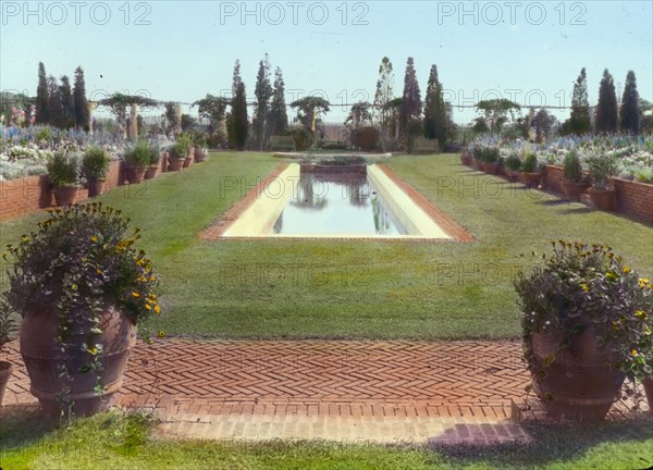 George Warrington Curtis house, Southampton, New York, 1914 or 1915. Creator: Frances Benjamin Johnston.