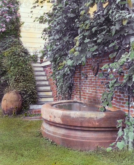 George Warrington Curtis house, Southampton, New York, 1914 or 1915. Creator: Frances Benjamin Johnston.