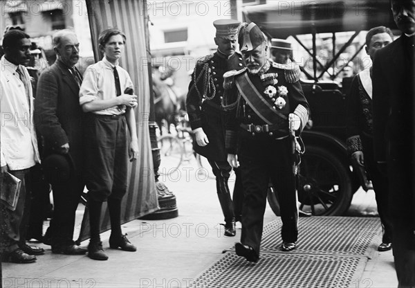 Togo At U.S. Naval Academy, [Annapolis, Maryland], 1911.  Creator: Harris & Ewing.