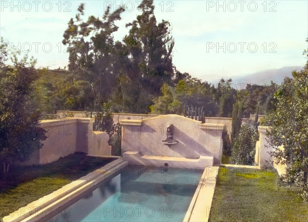 Mi Suen~o, Herbert Coppell house, 1245 South Grand Avenue, Pasadena, California, 1917. Creator: Frances Benjamin Johnston.