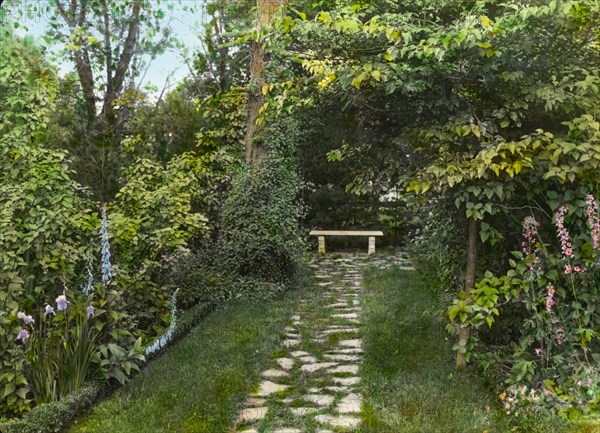 Fanny A. Mulford house, Fulton Avenue, Hempstead, New York, c1916. Creator: Frances Benjamin Johnston.