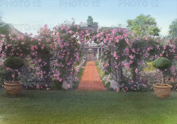 The Fens, Lorenzo Easton Woodhouse house, Huntting Lane, East Hampton, New York, 1914. Creator: Frances Benjamin Johnston.