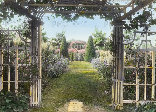 The Fens, Lorenzo Easton Woodhouse house, Huntting Lane, East Hampton, New York, 1914. Creator: Frances Benjamin Johnston.