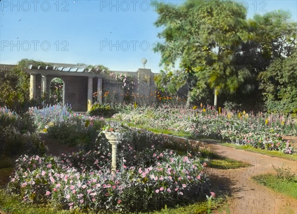 The Fens, Lorenzo Easton Woodhouse house, Huntting Lane, East Hampton, New York, 1914. Creator: Frances Benjamin Johnston.