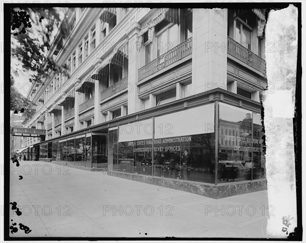 R.R. Administration Bldg, between 1910 and 1920. Creator: Harris & Ewing.