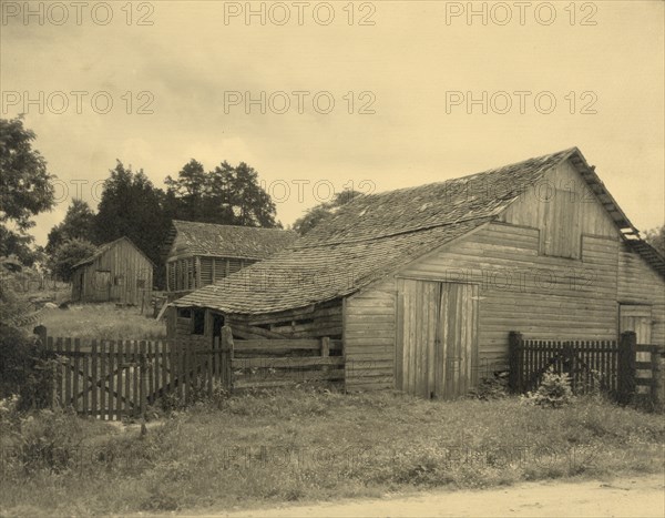 Dr. Jett's farm - outbuildings, Gordon - Green Terrace, Falmouth, between 1925 and 1929. Creator: Frances Benjamin Johnston.