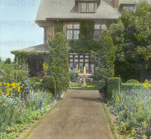 Dr. Peter Brown Wyckoff house, Gin Lane, Southampton, New York, 1914. Creator: Frances Benjamin Johnston.