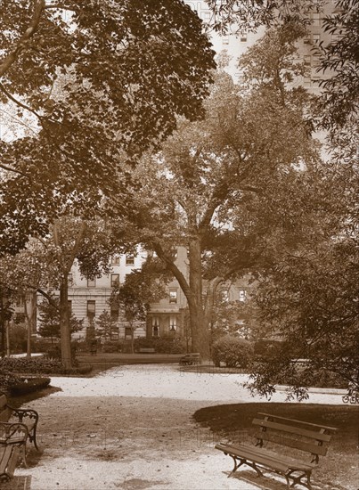 Gramercy Park, between East 20th and East 21st Streets east of Park Avenue, New York, c1922. Creator: Frances Benjamin Johnston.