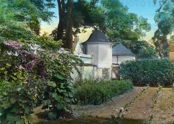 Mount Vernon, George Washington house, George Washington Parkway, Mt. Vernon, Virginia, 1894. Creator: Frances Benjamin Johnston.